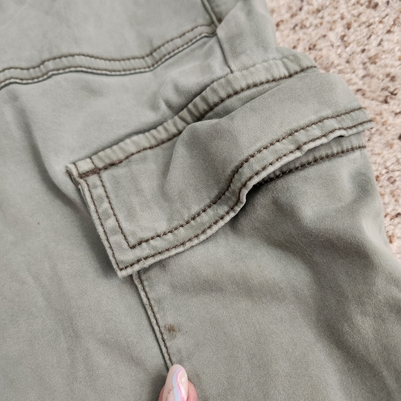 Hi Rise Jegging Cargo - Picture 10 of 13